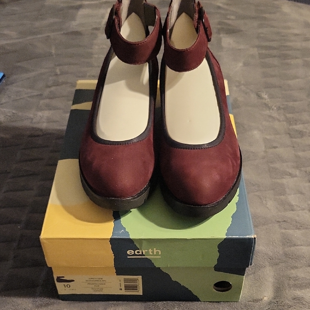 Earth Shoe Leather Wedge Ankle Strap Size 10 Rich Plum